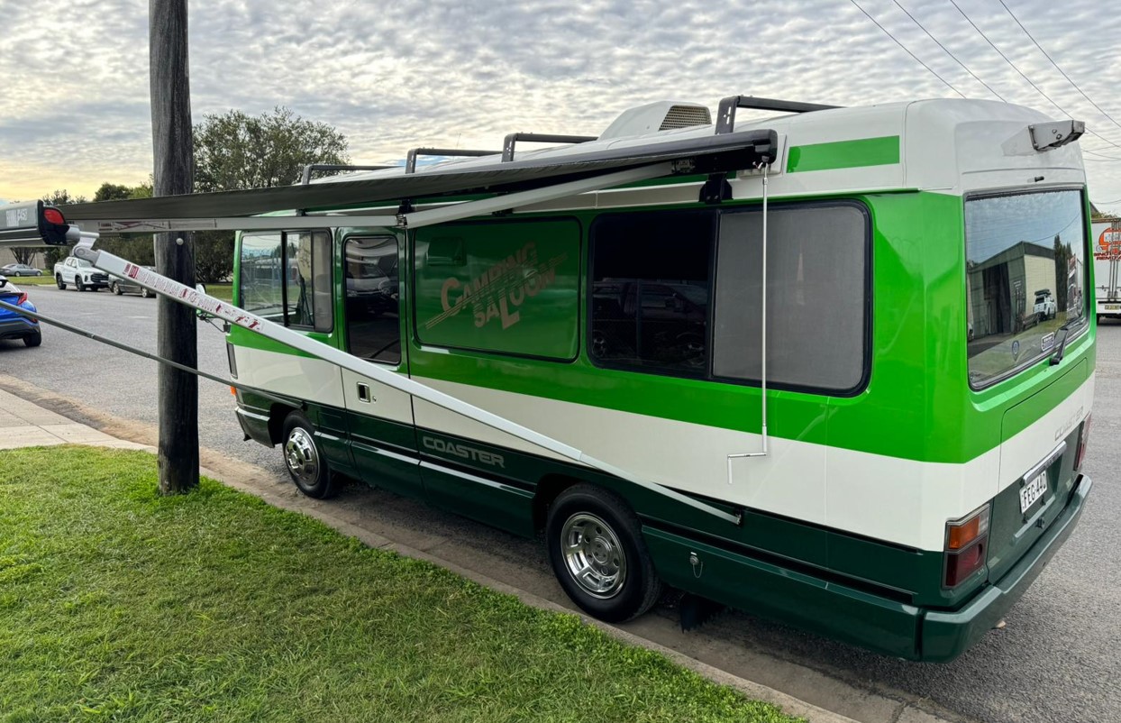 Ozroofracks | Gutter Mount Awning
