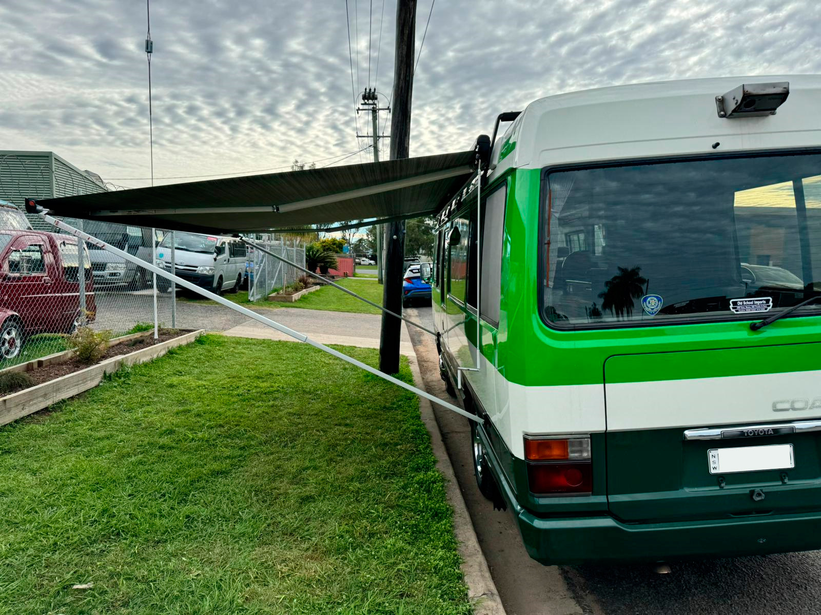 Ozroofracks | Gutter Roof Rack